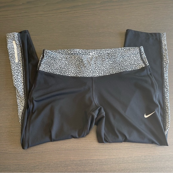 NWOT Nike Dri-Fit Cropped Running Tight Legging - Picture 2 of 3